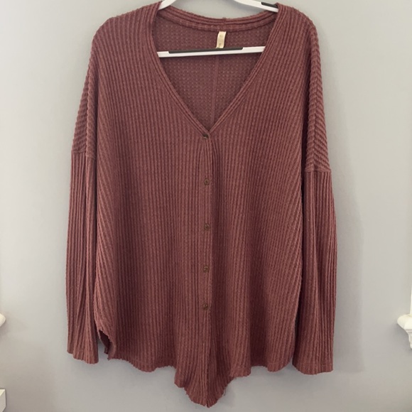 Flowy Button Up Top - Picture 2 of 4